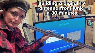 Building a DIY digital tv antenna the quickest way I know. 39 channels from a Dipole Antenna.