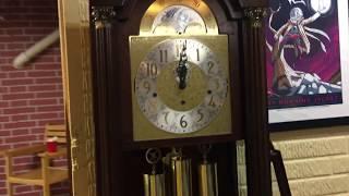 Colonial style triple chime grandfather clock (READ DESCRIPTION)