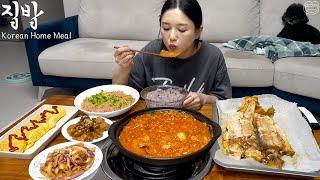 Real Mukbang:) This is Real Korean Home Meal!  Kimchi stew & generous side dishes