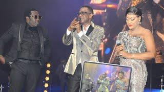 Bercy Youssou Ndour Titi élève la barre tres haute le public acclame Youssou et Mbaye Dieye émus de