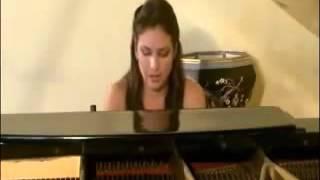 Female Pianist | Dubai number 1 entertainment booking agency |33 Music Group | Scott Sorensen
