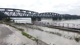 Cremona: piena del fiume Po superata. Si ripulisce lungo Po Europa con tanto di spettatori