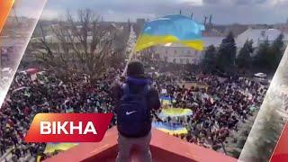 Новая Каховка 6.03.2022! Люди вышли на митинг, просят оккупантов уйти | Вікна-Новини