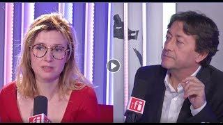 La actriz francesa Julie Roux con Jordi Batallé en RFI