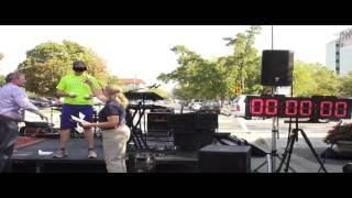 Official Guinness World Record - Longest Duration Juggling three objects blindfolded