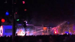Robbie Williams (Freddie Mercury Tribute)