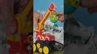 Blaze Toys SMASH Snowballs! | Toymation #shorts