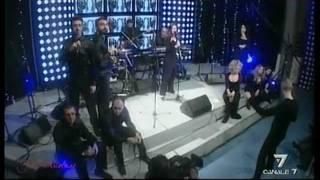 WANTED CHORUS - I want to know what love is (live from Canale7)