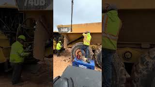 “Installing a CAT 740 Bed Lift Cylinder | Rusty Knuckles” #catequipment #bluecollar #heavyequipment