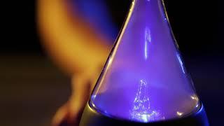 Demonstration of the Raindrop Nebulizing Essential Oil Diffuser