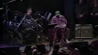 Steve Gadd and Ralph McDonald solo in 1990