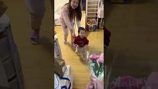 她不会嫌弃家里门锁破，但我会嫌弃照顾不好她们的自己，所以她用青春陪着我，我用青春换把锁。#买房#妻子扶我凌云志我还贤妻万两金#剧情 #baby #万万没想到 #日常vlog #愛情