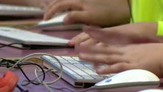 Michigan school districts explore ways to reach students