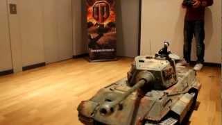 King Tiger Tank meets Richard "The Challenger" Cutland @ Wargaming EU office - World of Tanks