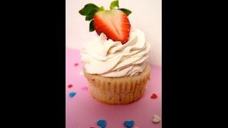 How to Bake Strawberries & Cream Cupcakes - Recipe with SweetySalado