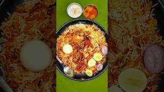 Honest guy making Hyderabadi Biryani #FoodieSamaristas #PatnaStreetFood #ChickenBiryani #Foodie