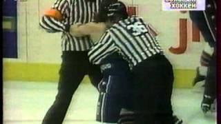 Mark Messier vs Kevin Kaminski Mar 18,1995