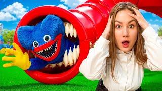 Slide Eater vs Huggy Wuggy from Poppy Playtime 4!