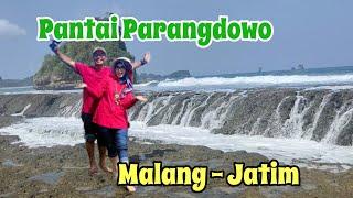 Wisata bersama keluarga ke pantai Parangdowo Malang Jawa Timur.