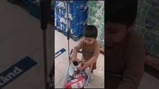 Help your parents no matter how much  #sweden #love #son #kid #groceryshopping