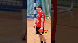 handball left wing shutting video