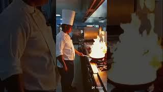 आज तो आग लग गई Kitchen में....... #fire #flamby #food #chef #ytshorts #foodie #hotellife #adventure