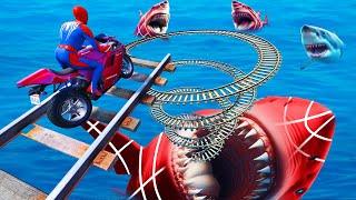 الأبطال الخارقين على دراجة نارية - Superheroes on a motorcycle ride on the Spider Mcqueen bridge