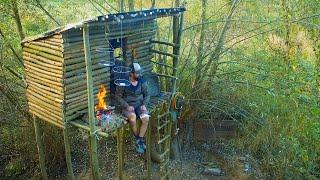 BUSHCRAFT FISHING HOUSE - Complete construction of a shelter to survive in a HIGH FLOOD RISK ZONE!