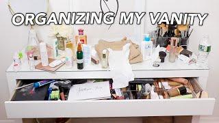 ORGANIZING AND DECLUTTERING MY MAKEUP COLLECTION!