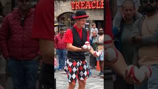 Juggling Street Performer At The Edinburgh Fringe