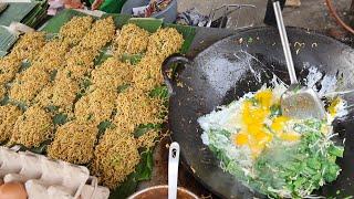 Opens Before Dawn! Grandma's Amazing Skills in Cooking Fried Noodles - Indonesian Street Food