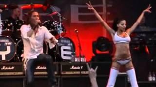 Dilnarin Demirbag (E-TYPE) performing SET THE WORLD ON FIRE - 2002.wmv