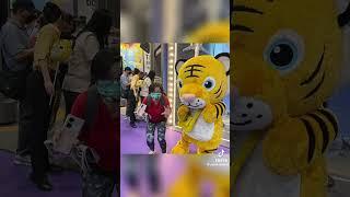 這種人何來誠信可言（對家庭不忠.謊話連篇）製造假象.婚後第一間房子是買你名字.是你偷賣房後才有後面的一堆事情（你真是一個恐怖的人）原來我是那個最笨的人...婚姻內出軌的男人（渣男無誤）說謊的人就是會編