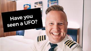 AIRLINE PILOT ANSWERS YOUR QUESTIONS // PILOT Q&A