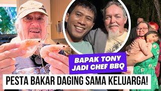 Bapak Mertua Bule Jadi Tukang Masak Handal | Makan-Makan Dengan Keluarga Besar