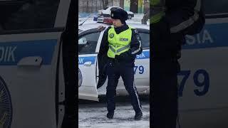 Полицейский заплатили ШТРАФ 5МРП (19 660 тг) Экибастуз