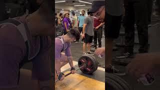 260KG DEADLIFT REACTION  AT PUBLIC GYM️