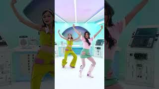 #BINI : BINI Gwen and BIN Aiah just took the #BINI_BlinkTwiceDC up a notch!