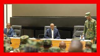 Perezida Kagame yagiranye ibiganiro n'abasirikare bakuru mu Ngabo z'u Rwanda