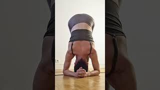 Как освоить стойку на голове, 3 простых приёма #йога #стойканаголове #каксделать