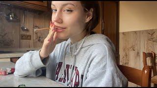 asmr Снова курю грустная Я  girl smoking cigarette