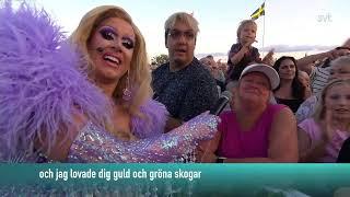 Elecktra stajlar Pernilla Wahlgren och sjunger Guld och gröna skogar i Allsång på Skansen