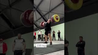 Gor Minasyan / with 220 kg C&J at the training hall at the Europeans 2023