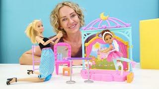 Spielspaß mit Nicole - Barbie sucht für Chelsea ein Geburtstagsgeschenk - Spielzeugvideo für Kinder