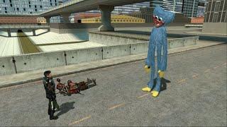 Garry's Mod Huggy Wuggy chase fight in Big City!