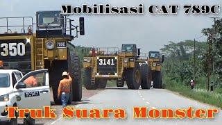 Momen Langka Monster Truck HD CAT 789C Melintas di Jalan Raya