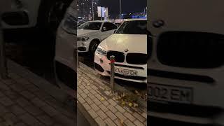 Стоянка только для авто BMW? #авто #автомобили #bmw