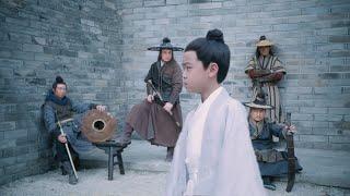 Kung Fu Movie! An 8-year-old boy is, astonishingly, a top Kung Fu master!