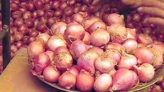 Government moves to check rising onion prices, but people still feel the pinch