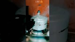 Super Steam Out In Pressure Cooker With Whistle Sound City Cooker #shorts